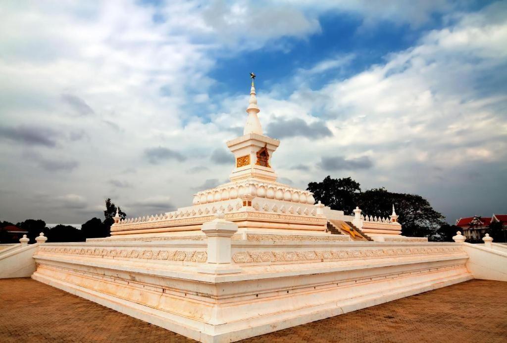 Tera Hotel Vientiane Buitenkant foto