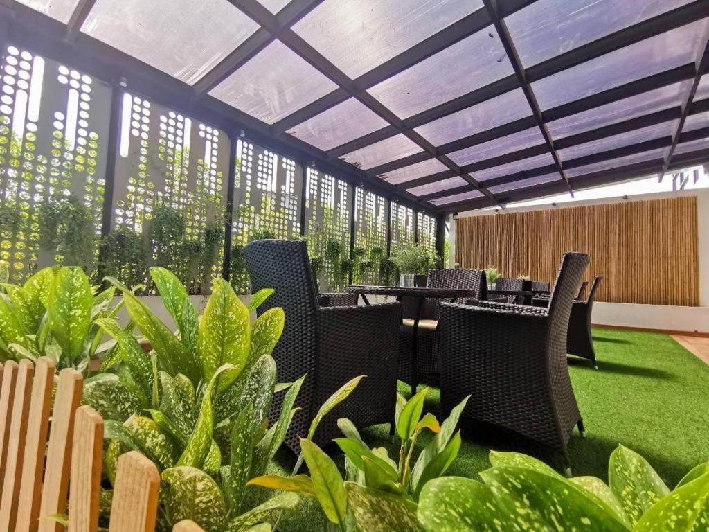 Tera Hotel Vientiane Buitenkant foto