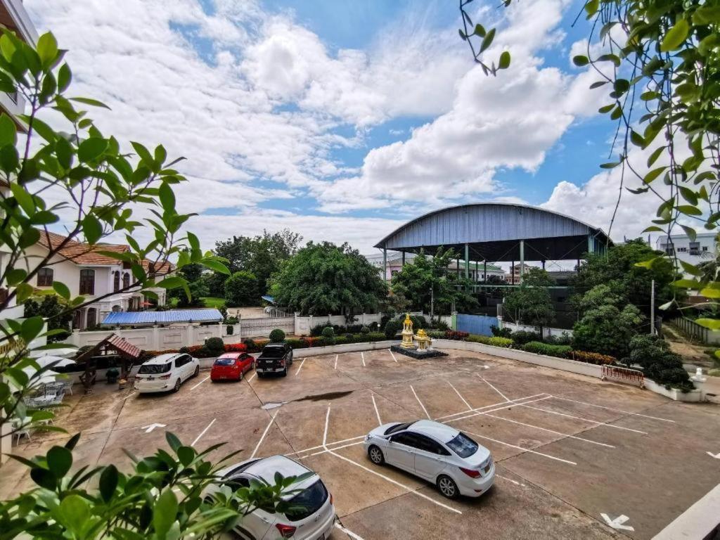 Tera Hotel Vientiane Buitenkant foto